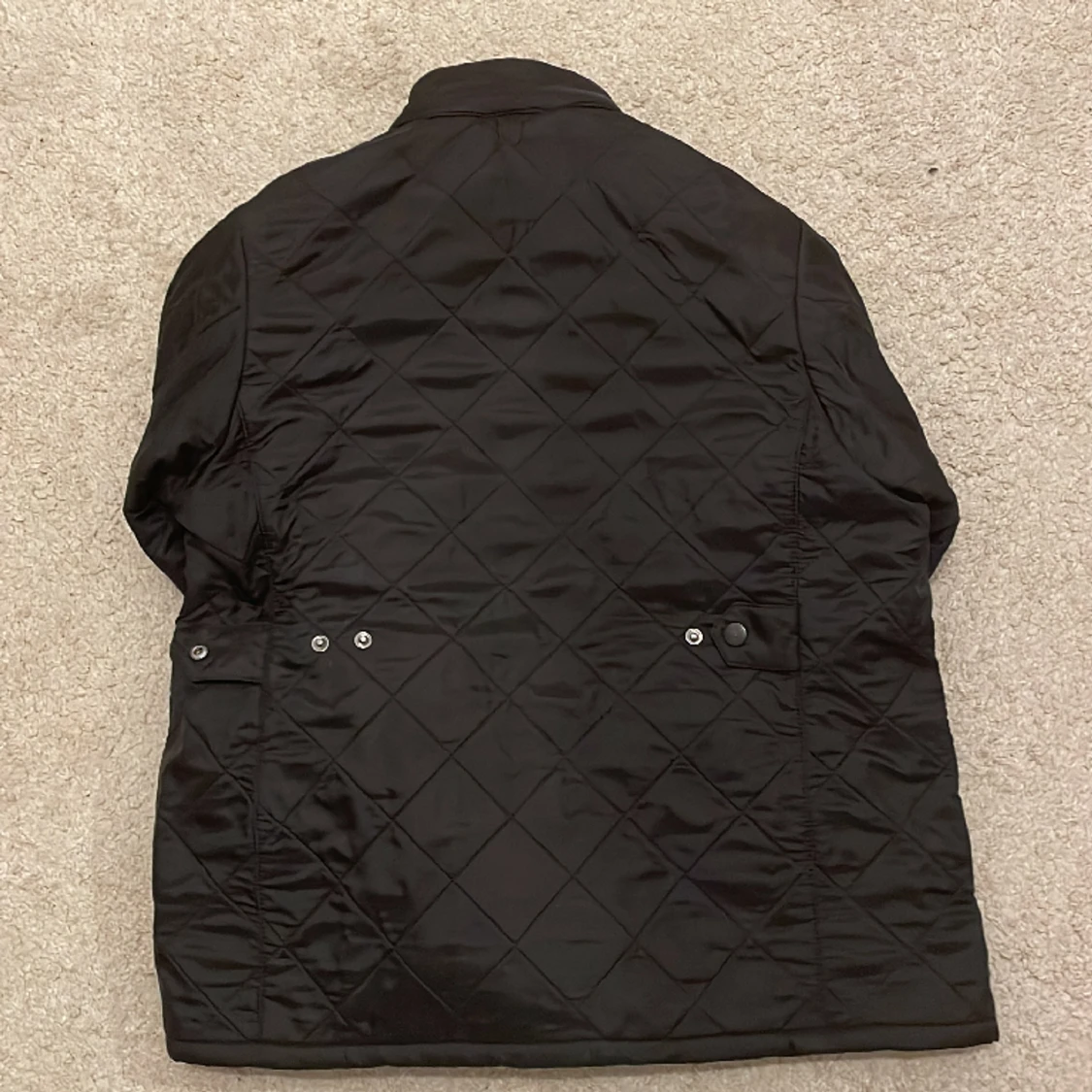 Det här en jätte fin jacka inga hål eller nåt sånt - 90