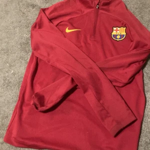 Nike Barcelona träningströja  - Sällan använd, så gott som ny. Förhandlingsbart pris 