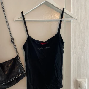 Svart linne - Svart linne som sitter jätte snyggt på, säljer då den inte kommer till användning. Rhinestones❤️‍🔥