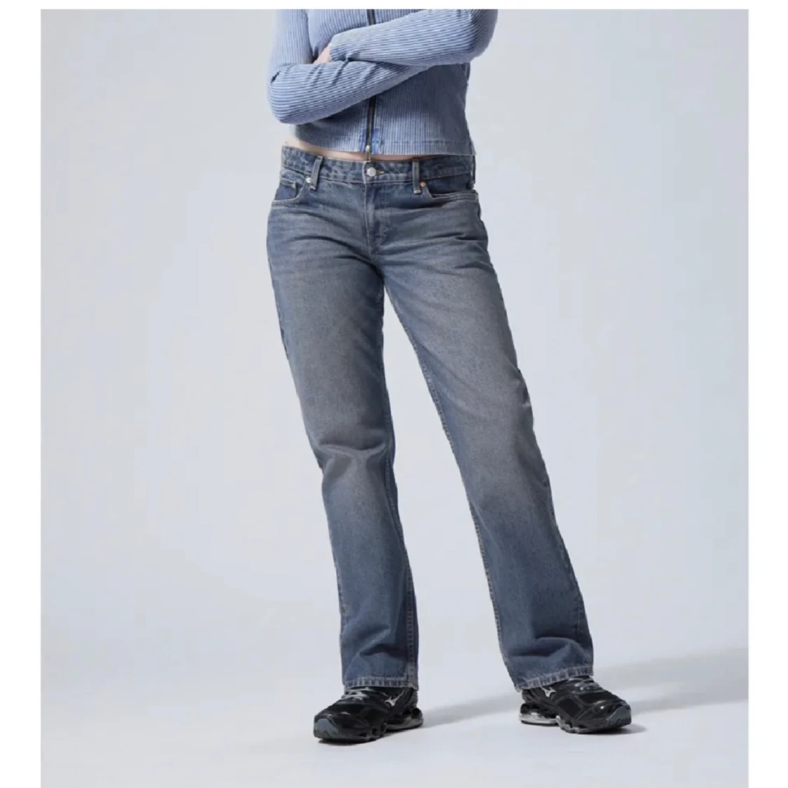 Weekday low arrow jeans 