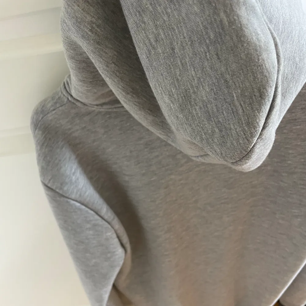 Snygg går hoodie till kanonpris. Hoodies.