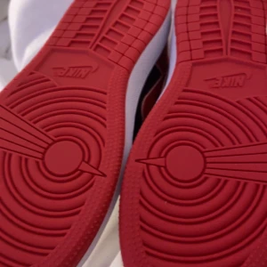 Jordan 1 storlek 36 - Jordan 1 storlek 36 köpte ett par Jordans till mitt barn men var för små där jag säljer dom sprillans nya