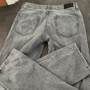 Ett par jeans från lager 157. Modellen heter icon. Andvänt fåtal gånger. Säljer för de blivit för stora. Storlek S. Skriv om ni har några funderingar.😀