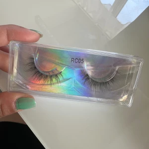 Fransar  - Cat eye lösögonfransar 😍 få mer volym och de snygga dragna ögonen med dessa fransar! Känn dig mer snygg och fräsch med glimten i ögat ✨