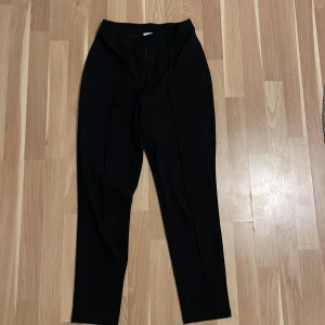 Kostymbyxor  - Använd ett par gånger men väldigt fina i skicket 