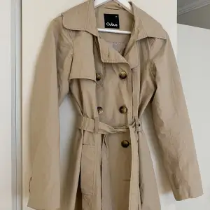 Beige vårkappa Strl 38 50kr