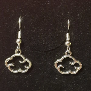 Örhängen - Örhänget är nickelfritt  Handgjort från eget smyckesföretag 