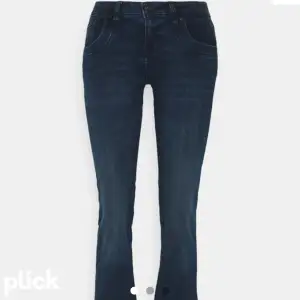 Jätte fina ltb jeans i färgen natt blå,skulle gärna vilja byta mot ett par 24/32 ❣️