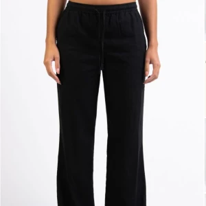 Linnebyxor  - Säljer dessa skit snygga linnebyxor från madlady då dom inte passar💗kan tänka gå ner i pris