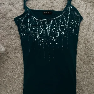 Festtopp - Jätte fin blå festtopp💙