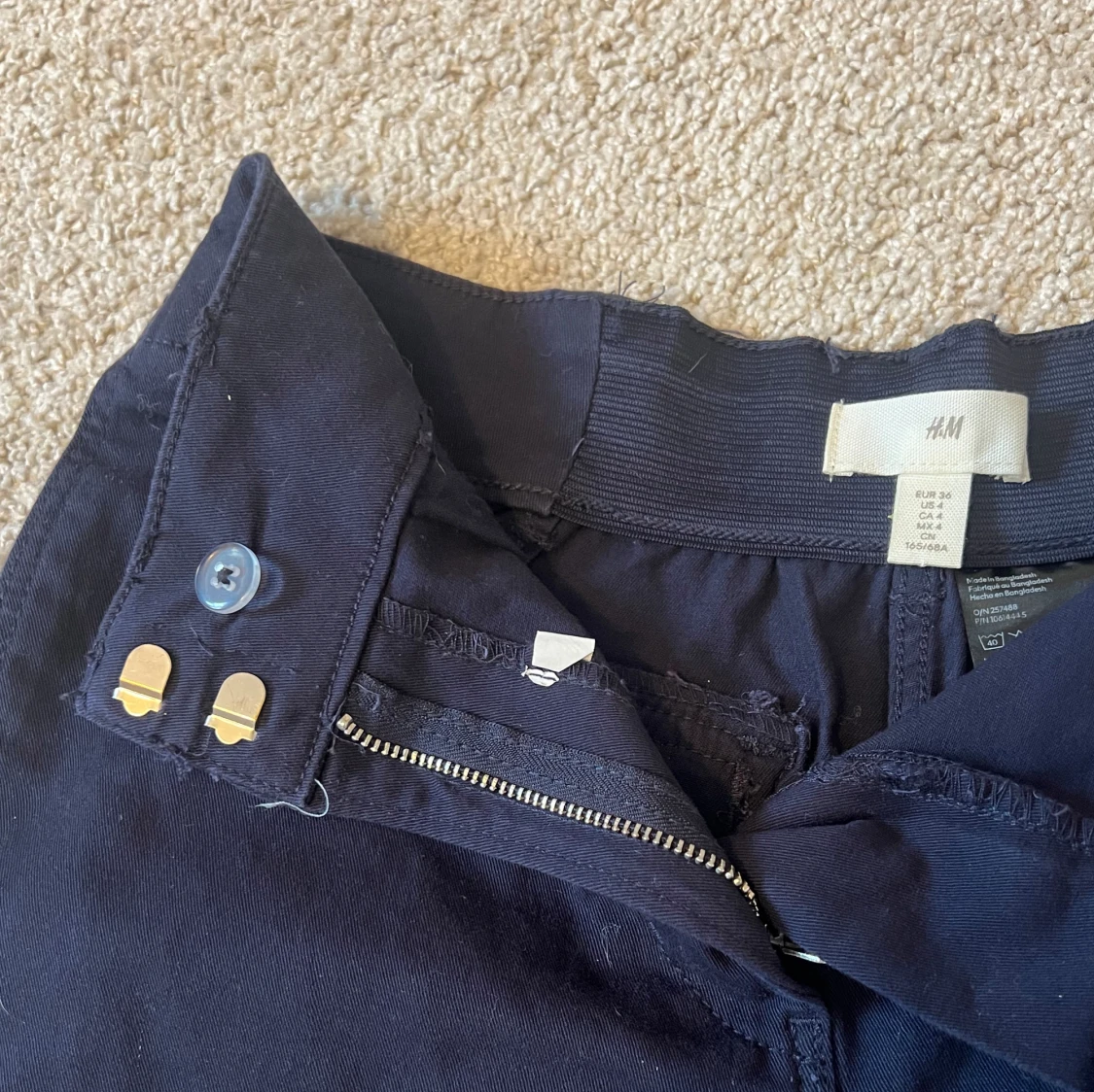 Marin blå shorts med fickor  - 92