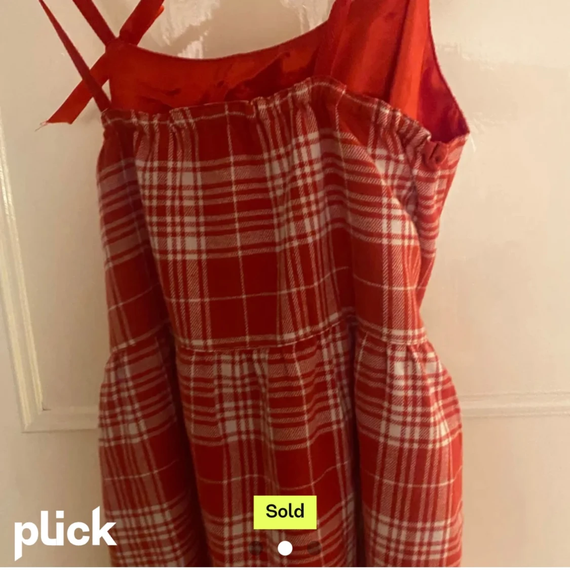 Röd gullig klänning! - 90