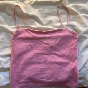 Rosa linne från ginatricot i storlek s. Använd och tvättad 1 gång. 