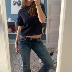 Sjukt snygg t-shirt!💕 - Sjukt snygg t-shirt💙 passar till alltt, ett måste i garderoben!!! Passar xs-m❣️Helt ny!!!