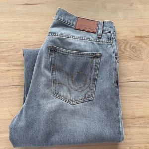 Eytys benz jeans  - Fintskick Använda 5 gånger. Sytt upp dem så sitter som 31/31