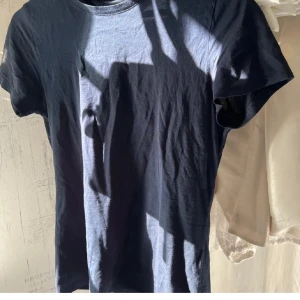 Intimisimi t-shirt  - Säljer på grund av att den inte kommer till andvädning skriv för frågor eller fler bilder💓