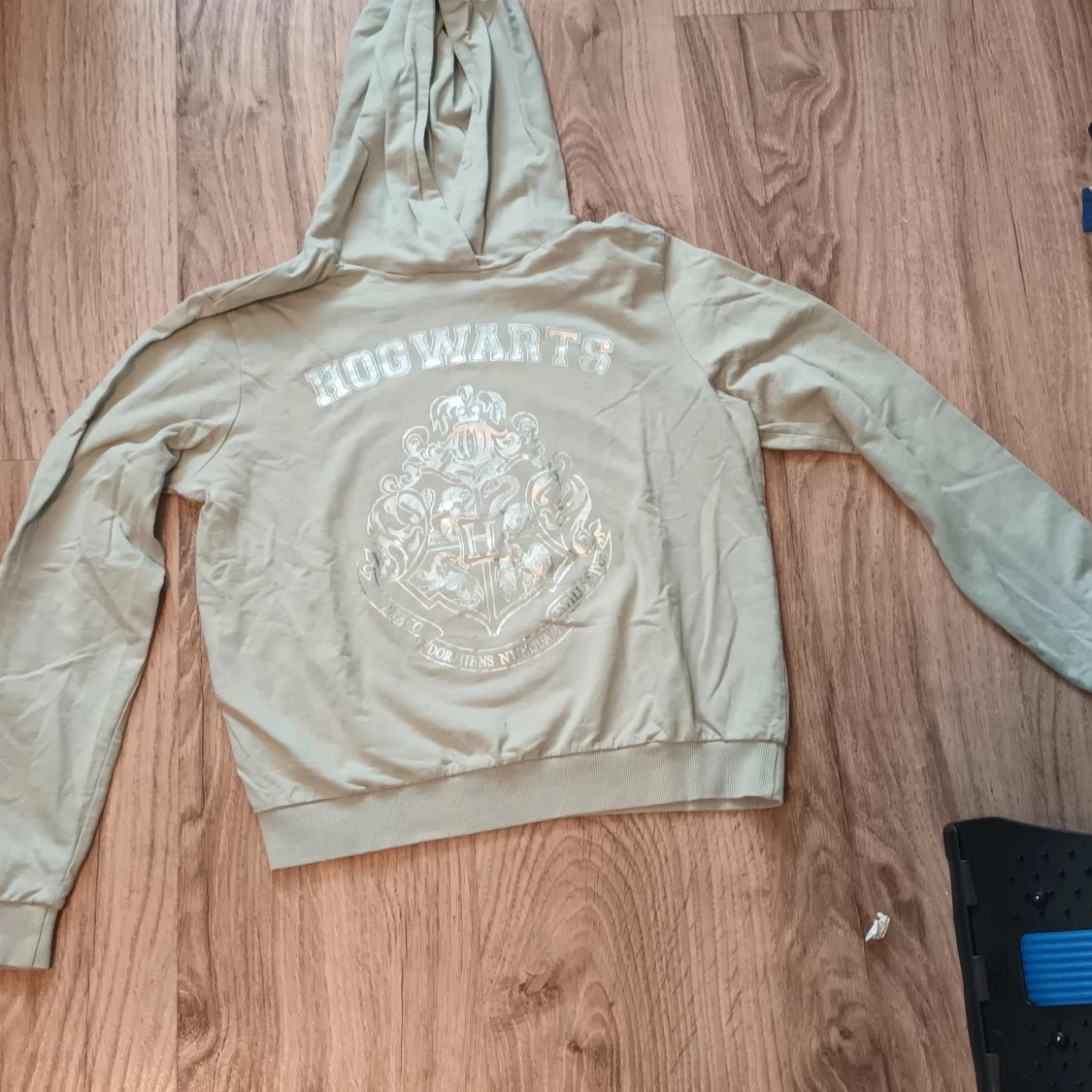 En bunt tjocktröjor  - 90