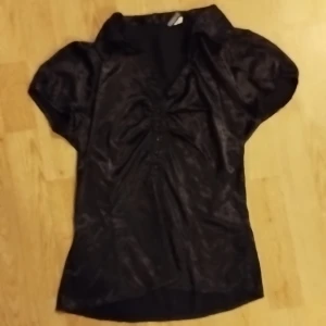 Kortärmad skjorta - Formfitted, slätt och lent material