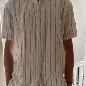 Zara skjort - Skit snygg randig line skjorta från zara oanvänd