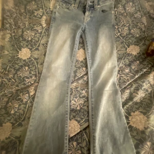 Skit snygga jeans!!! - Skit snygga jeans från True Religon som inte kommer till använding 💕 pris kan diskuteras 