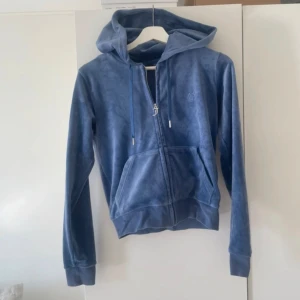 Juice couture  - Så fin blå jacka från juice couture💙
