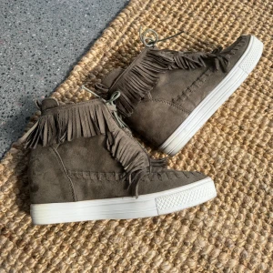 Frans skor - Mycket bra skick (endast använda 2gånger), köparen står för frakten💓💓