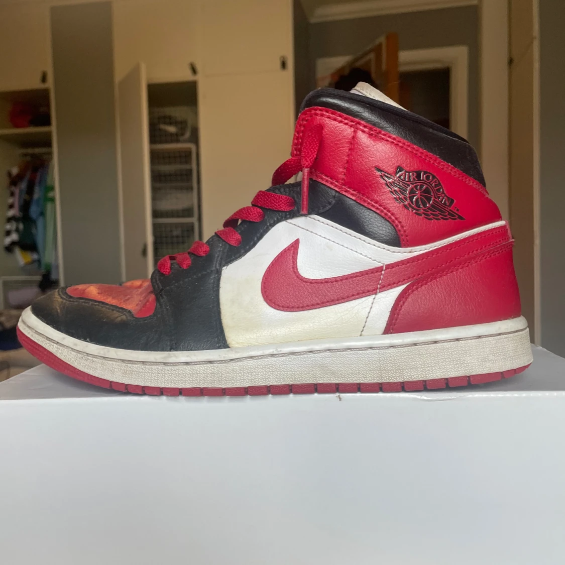 Röda Jordan 1 mid - 90