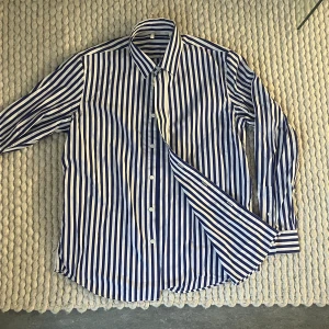 Skjorta sunflower - Enbart använd få tal gånger 