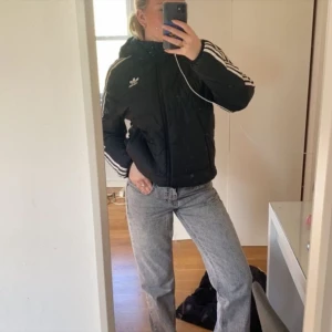 Adidas vinterjakke - Ik brugt særlig meget, fejler ingenting