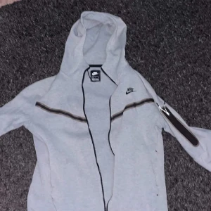 Nike tech fleece - Köpt för 2250 på Jd  Går med på Byten  Mötts upp och fraktar 