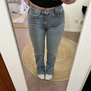 Jeans - Jeans från Gina Tricot med slits🥰