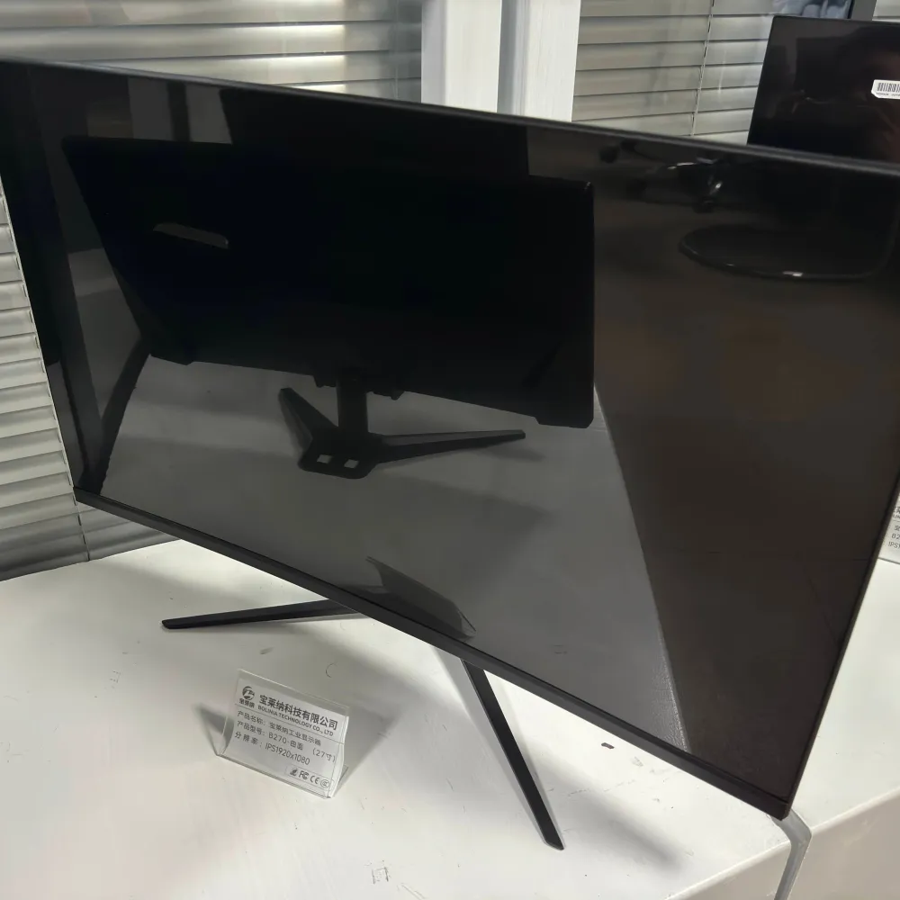 Helt ny, knappast använd, kartong finns.  Denna gaming skärm, B270-KQ-2K (Curved), har följande specifikationer:  Skärm Storlek: 27 tum Upplösning: 2560 x 1440 (2K) Paneltyp: VA (Vertical Alignment) Krökning: R3000 Prestanda Uppdateringsfrekvens: 165. Accessoarer.