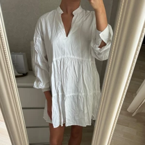 Klänning  - Jättefin klänning som är i okej skick!❤️