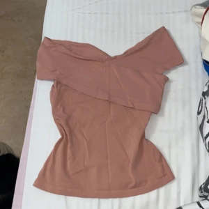 Rosa fintopp - Är superfin och är i storlek xs. Är från h&m och har används cirka tre gånger. Köparen står för frakten ❤️