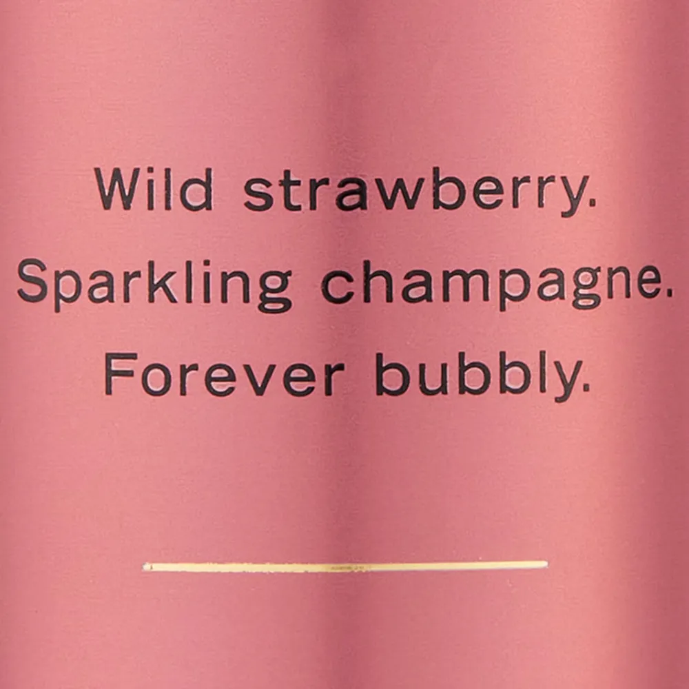 body mist ”strawberries & champagne”, 250 ml med 90% kvar. nypris 350 kr ⭐️ använd ”köp nu”. 27/7-2024. Skönhet.