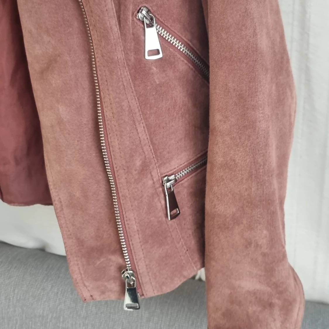 Smutsrosa jacka  - 93