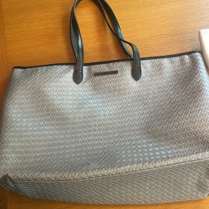 DAY BIRGER et MIKKELSEN - Hej, Knappt använd  som ny skick, Köpt på Boozt. 