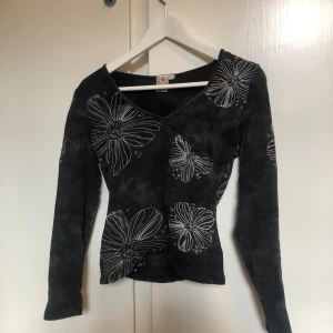 Indiska topp - Figurnära topp från indiska 