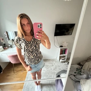 Leopard tshirt - Så skön och luftig leopard T-shirt 🐆🤎 