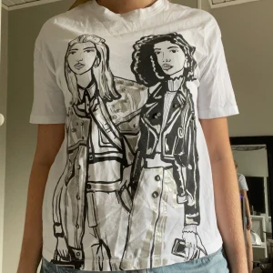 Zara T-shirt  - Assnygg tröja från zara 🩷 