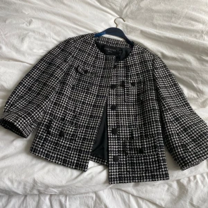 Jacka - Så snygg jacka köpt i liten butik i Barcelona perfekt till hösten! 