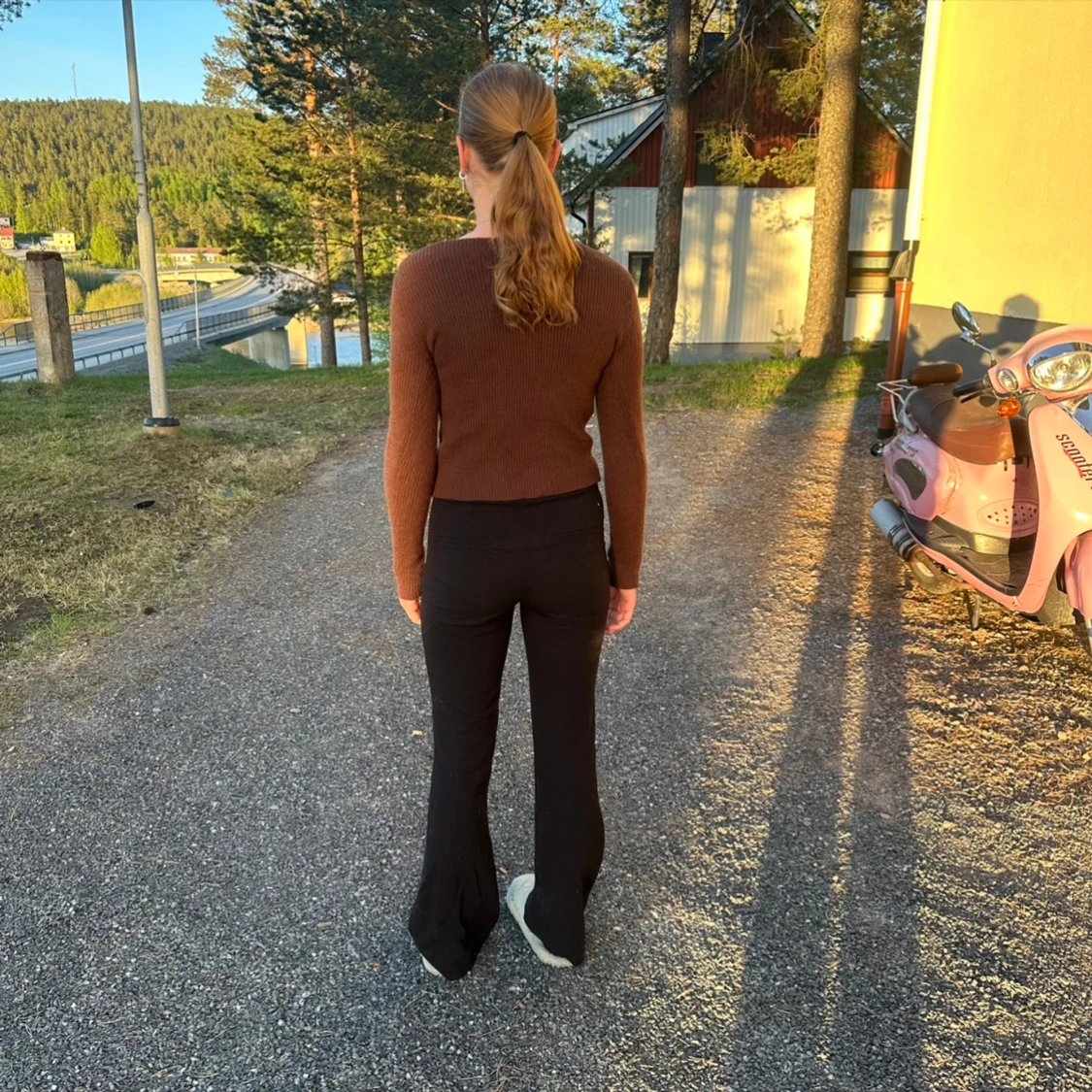 Brun stickad tröja - 90