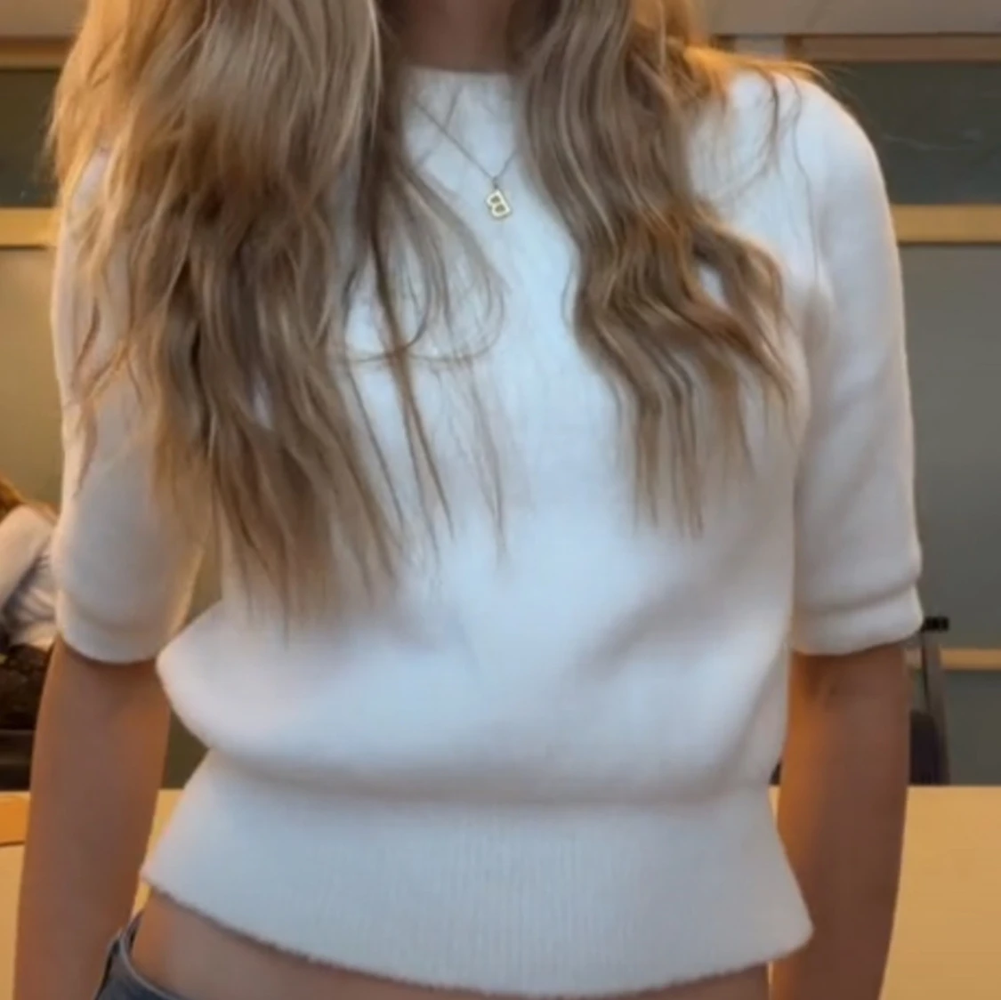 Intressekoll på vit zara tröja💕