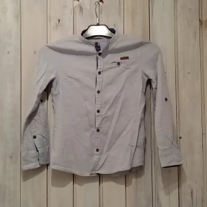 Skjorta - Bra skick, skulle behövas tvättas