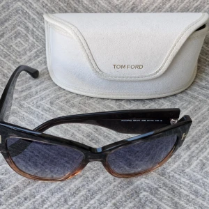 Tom Ford Nya Solglasögon - Inköpta från Synsam, nya med fodral (Se bilder).