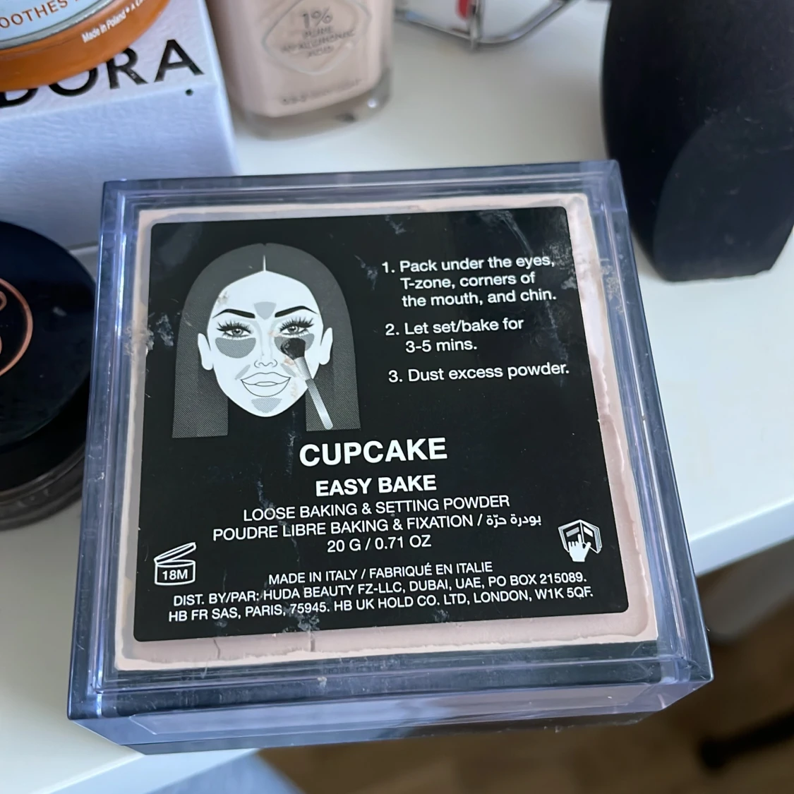 Huda beauty powder - 90