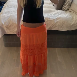 Långkjol - Långkjol, mer aprikos i verkligheten 