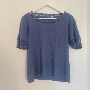 Stickad t-shirt  - Fin stickad t-shirt! Använd gärna köp nu 💋💋