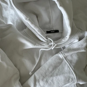 Hoodie  - Säljer min jättesnygga hoodie från Bik bok för att jag aldrig använder den längre❤️