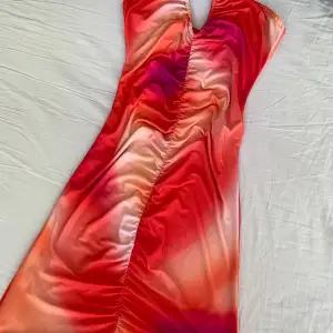 Skit snygg klänning från stradivarius i storlek M med stretch material 
